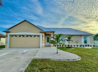5437 NW Edgewater Ave, Port Saint Lucie, FL 34983