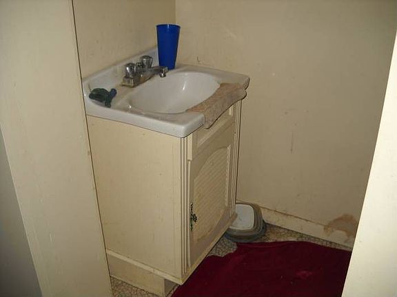 Bathroom (View #1)