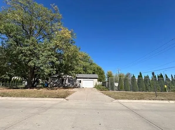 180 W Lincoln Ave, Madison Heights, MI 48071