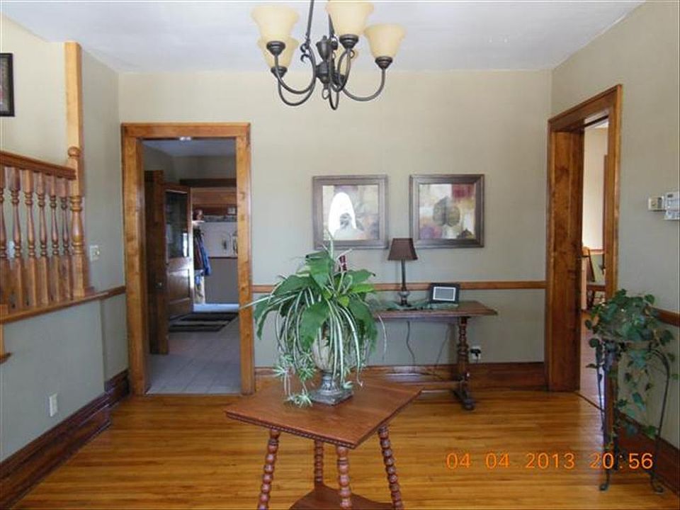 1st image of 214 N Hendren Ave