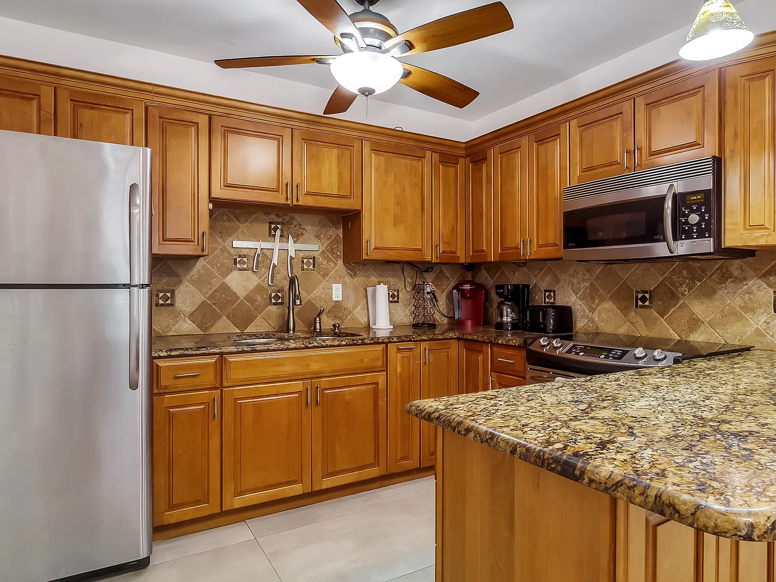 3 bed, 1199 sqft, $3,200 — Photo 3
