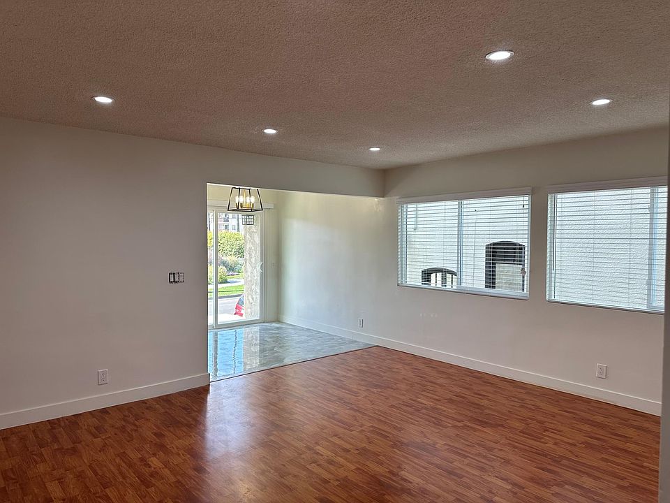 Living/dining room