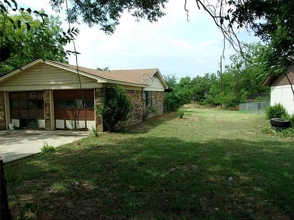 3rd image of 214 Vista Dr