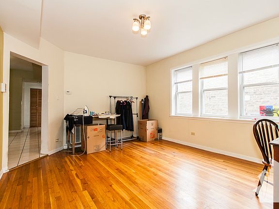 3rd image of 1524 N Artesian Ave APT 2