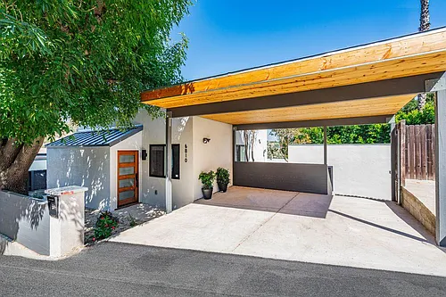 6810 Cahuenga Park Trl Photo 1