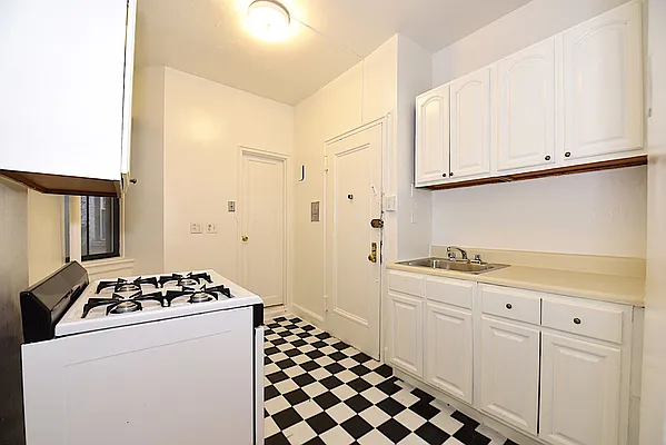 Rented by Keller Williams NYC | media 22
