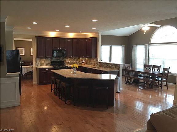 3rd image of 3430 Tuscany Cir