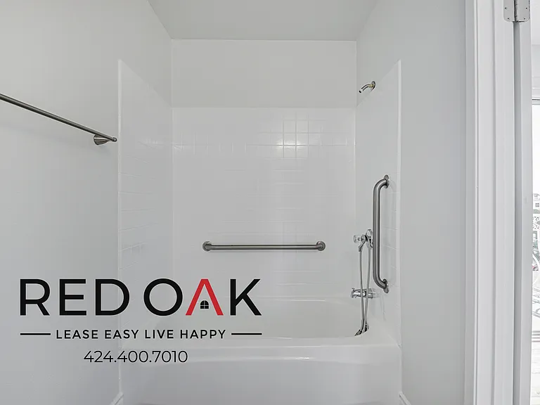 518 E 4th St #206 — Photo 17