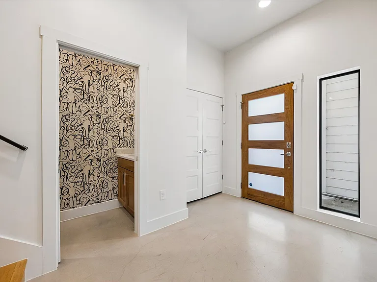 4506 Russell Dr #B — Photo 11