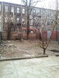 Rented by Loom Group