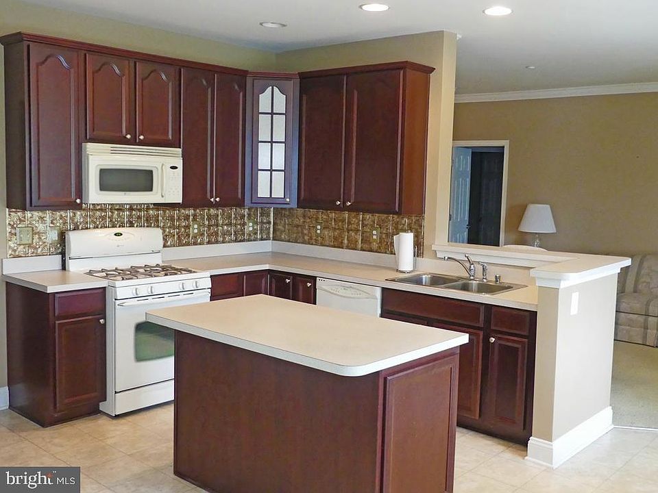 1st image of 1603 Martha Ct Unit 303
