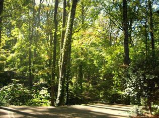 815 Highcourt Rd, Sandy Springs, GA 30327