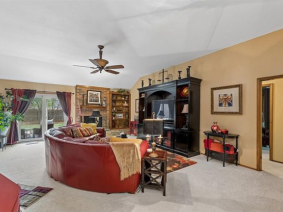 5th image of 16909 Applebrook Dr