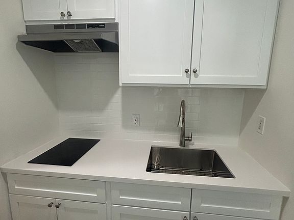 4th image of 14924 Roscoe Blvd #1A