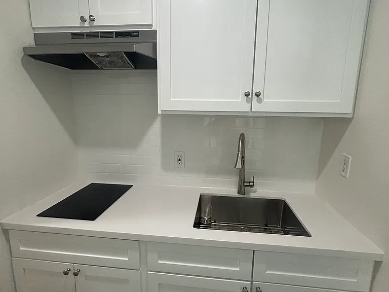 14924 Roscoe Blvd #1A — Photo 4