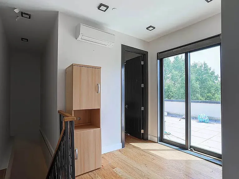693 Chauncey St #4A — Photo 10