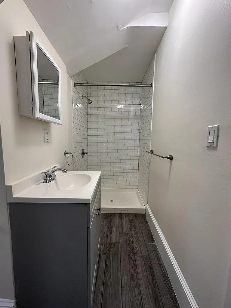 1 bed, $1,375 — Photo 3