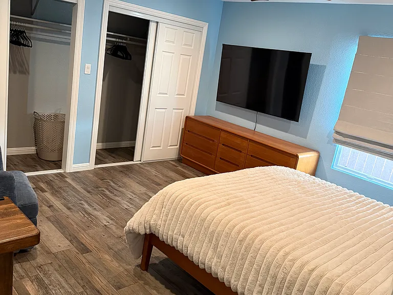 105 Hollywood Ave — Photo 20