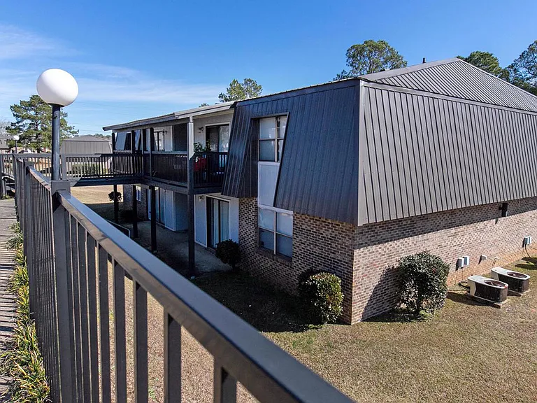 Dixon Heights — Photo 18