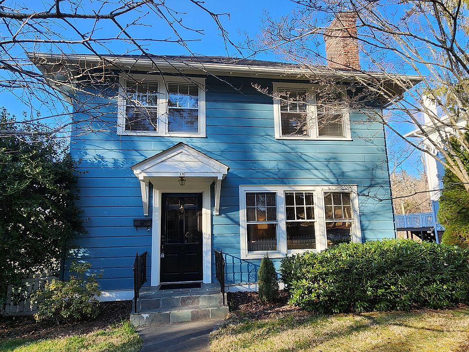 Charming 1920s "four square" home in historic neighborhood. Beautiful, large homes surrounding rental home.