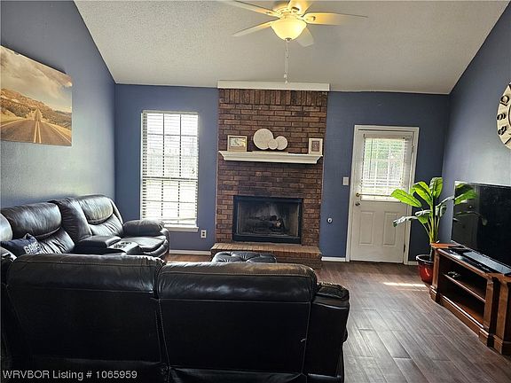 3rd image of 2317 Broken Hill Dr