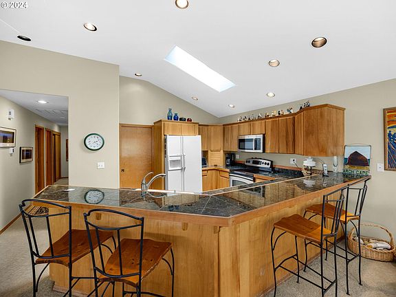 5th image of 32097 Buena Vista Dr