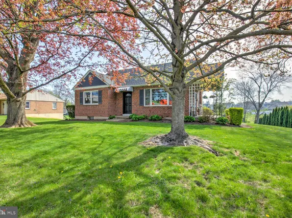 479 Church Ave, Ephrata, PA 17522