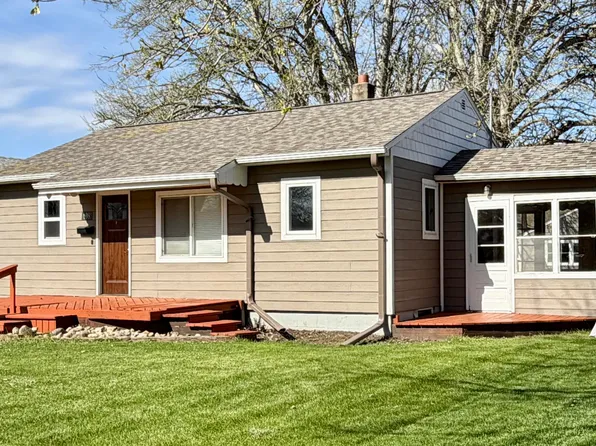 808 S 7th St, Milbank, SD 57252