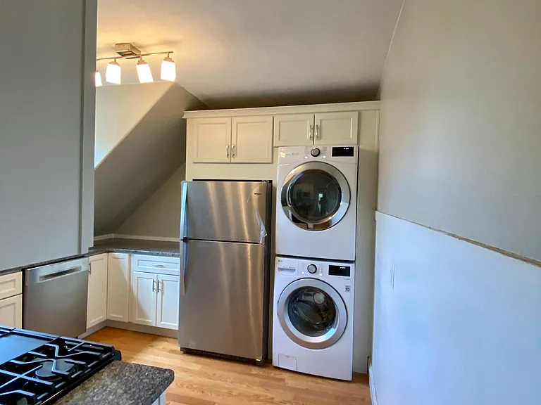 12 E George St #3 — Photo 20