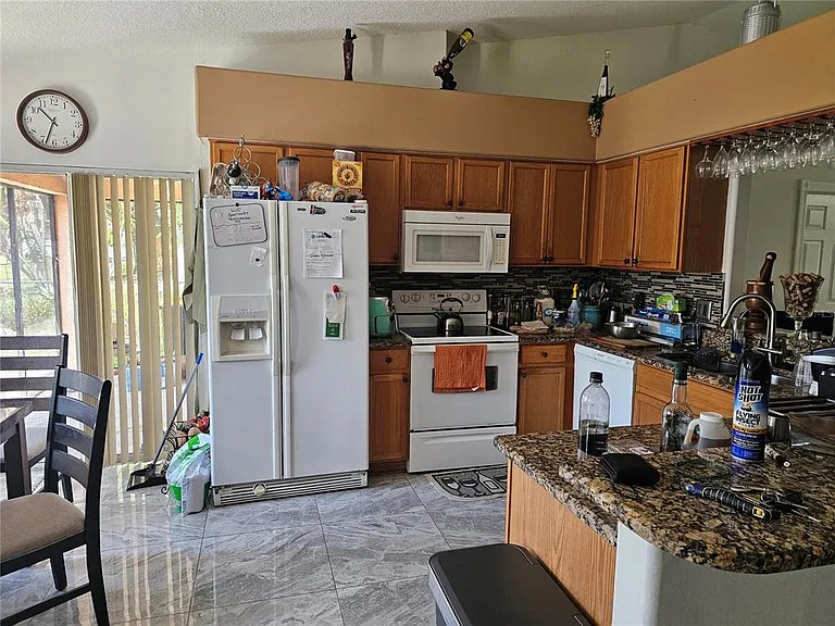 557 Eagle Ct — Photo 14