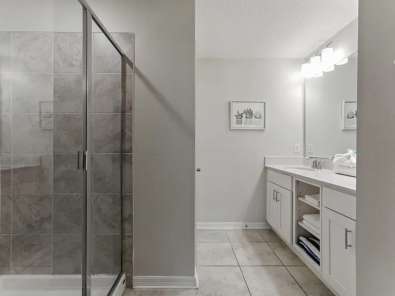 Paradox Cir — Photo 23