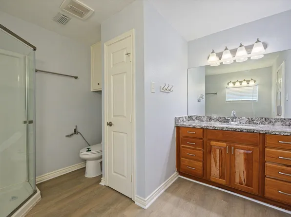 5022 Pine Cliff Dr, Houston, TX 77084