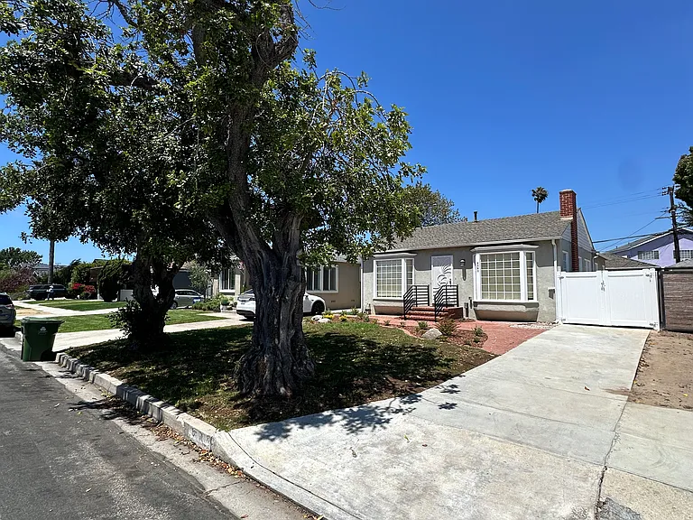 8060 Altavan Ave — Photo 21