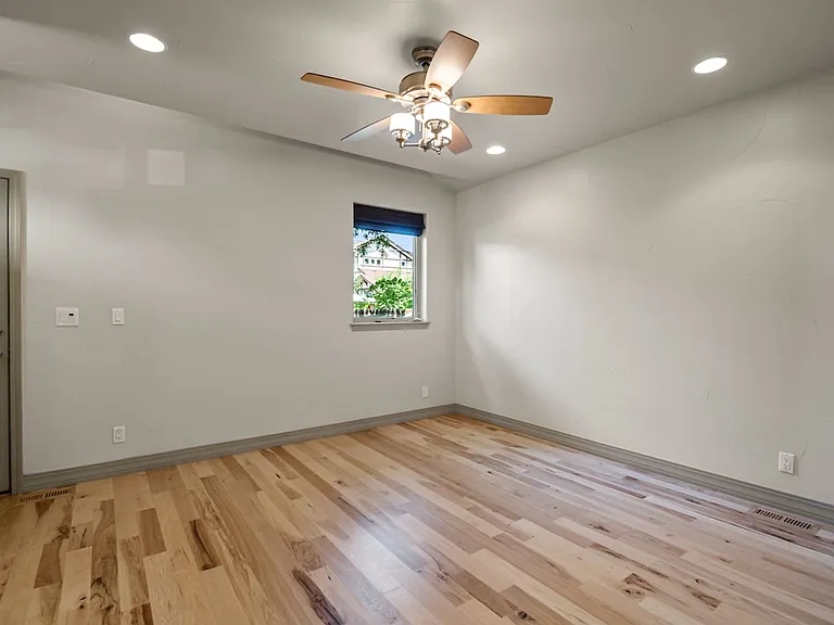 1275 S Clayton St — Photo 17