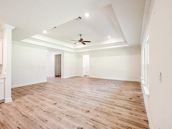 4th image of 98 Galley Ln