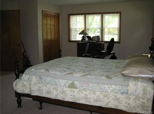 8363 McClements Rd, Brighton, MI
