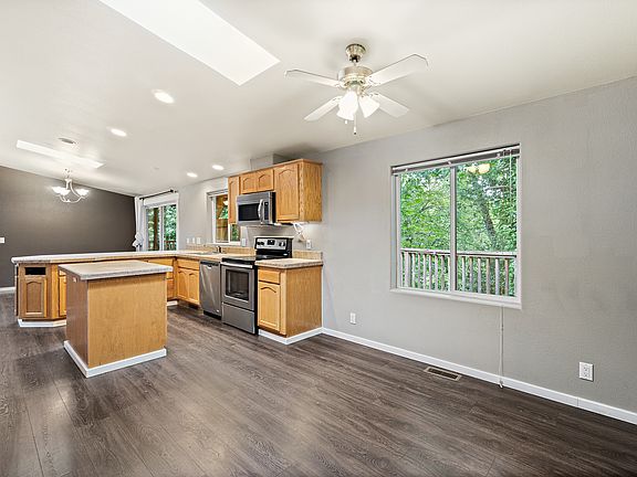 4th image of 23109 25th Ave S #1