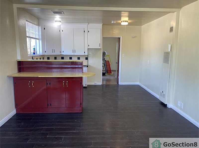 1st image of 8020 S Halldale Ave #6