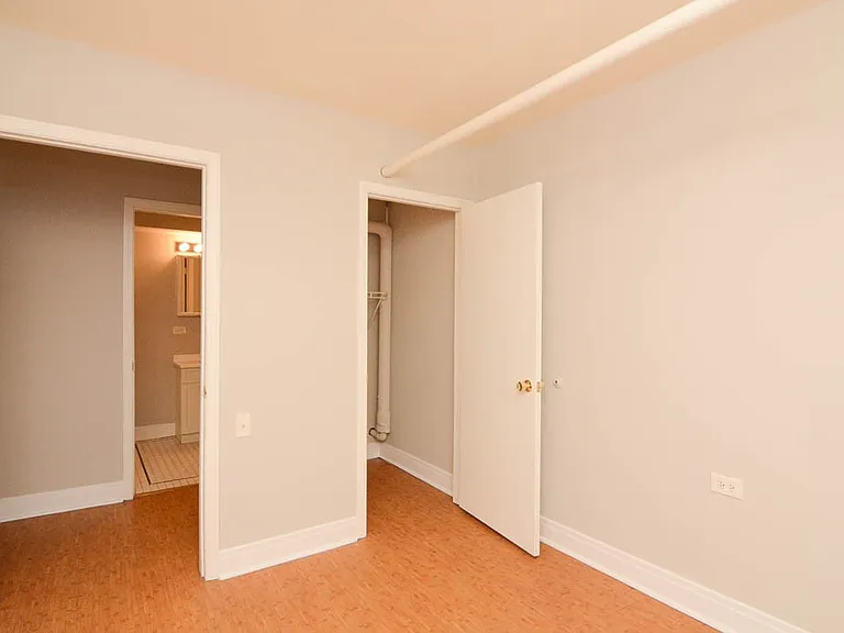 5736 N Winthrop Ave #410 — Photo 13