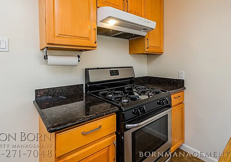 1351 Chestnut St — Photo 15