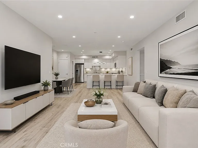 5820 La Mirada Ave #302 — Photo 8