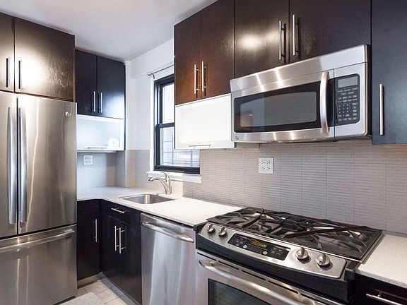 5th image of 301 E 63rd St APT 14B