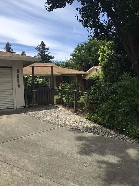 2708 Feather Pl photo 1