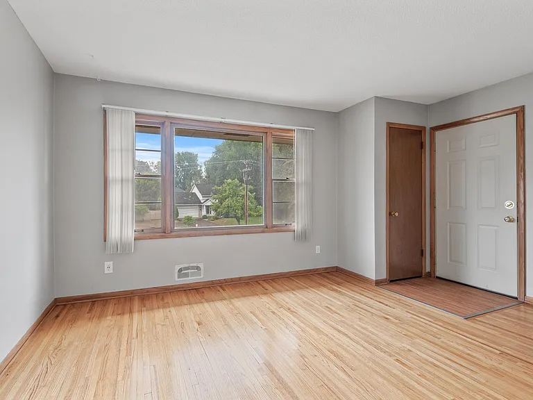 8542 Plymouth Ave N — Photo 3