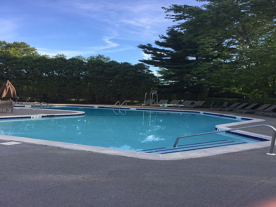 2nd image of 5 Princeton Dr