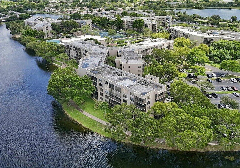 1st image of 1100 COLONY POINT Circle #121