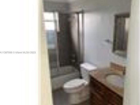 5th image of 18071 NE 9th Ct #B