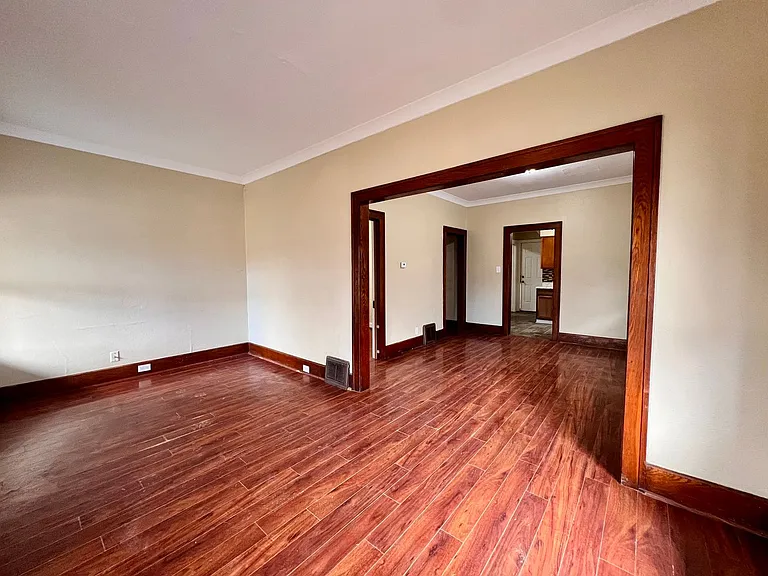 3817 Burton Ave — Photo 4