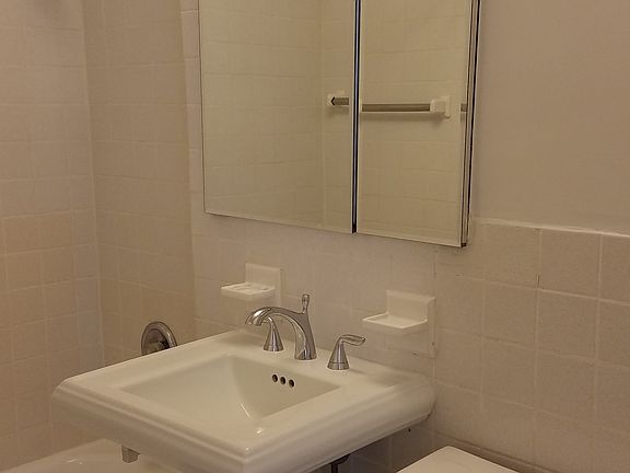 4th image of 250 E 63rd St APT 18F