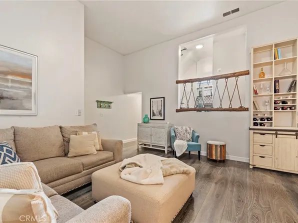 609 Meyer Ln Unit 17, Redondo Beach, CA 90278